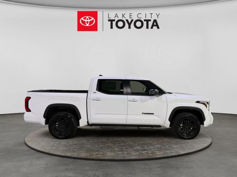 Used 2025 Toyota Tundra SR5 w/ SR5 Premium Package AWD/4WD image 11