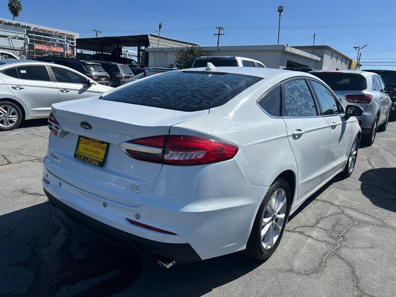 Used 2019 Ford Fusion SE FWD image 6