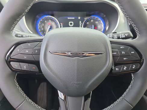 New 2026 Chrysler Pacifica Limited w/ Uconnect Theater Family Group image 21