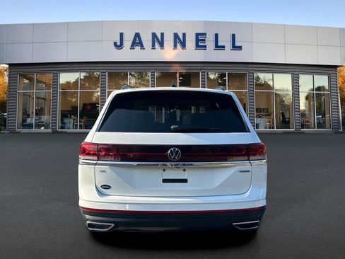 Used 2024 Volkswagen Atlas SE AWD/4WD image 6