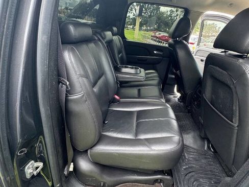 Used 2010 Chevrolet Avalanche LT w/ Suspension Package, Off-Road image 17