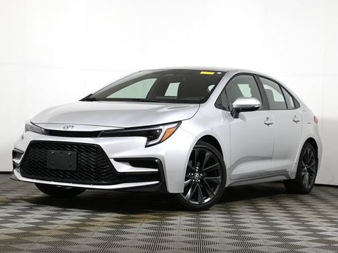 Used 2024 Toyota Corolla SE FWD image 1