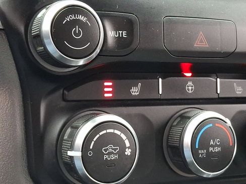 Used 2023 RAM 1500 Big Horn image 31