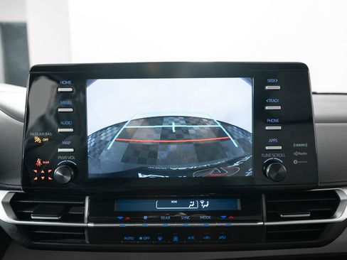 Used 2022 Toyota Sienna LE image 36