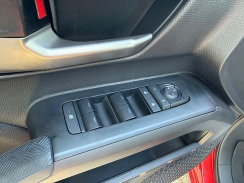 Used 2025 Toyota Tacoma TRD Off-Road AWD/4WD image 21