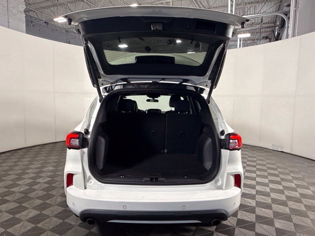 Used 2023 Ford Escape ST-Line w/ Tech Pack #1 AWD/4WD image 9