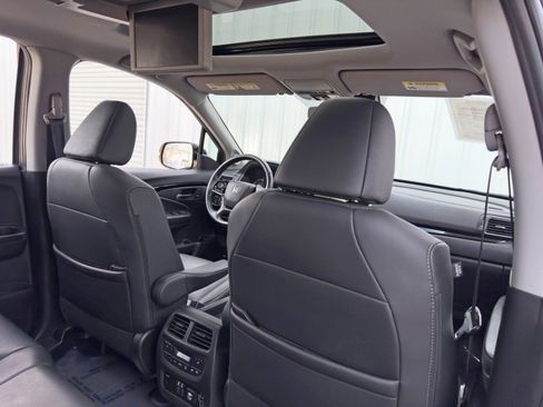 Used 2021 Honda Pilot Touring image 38