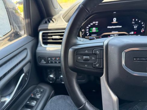 Used 2024 GMC Yukon XL Denali AWD/4WD image 7