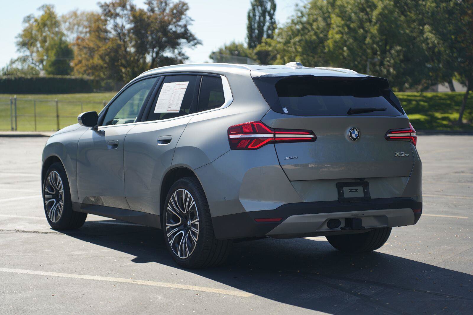 Used 2026 BMW X3 xDrive30i w/ Premium Package AWD/4WD image 3