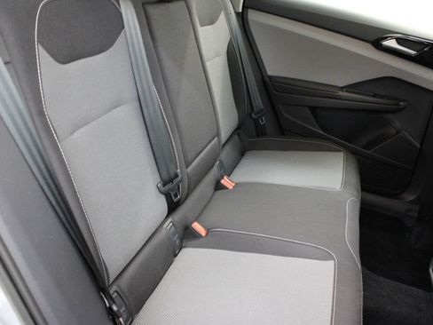 Used 2024 Volkswagen Taos S FWD image 17
