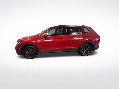 Certified 2023 Volkswagen Tiguan SE w/ Panoramic Sunroof Package FWD image 6