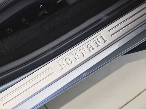 Used 2023 Ferrari F8 Tributo image 31