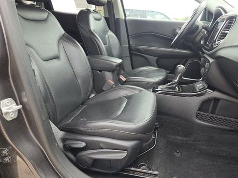 Used 2018 Jeep Compass Limited w/ Navigation Group FWD image 4