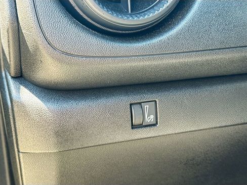 Used 2026 Chevrolet Colorado W/T AWD/4WD image 10