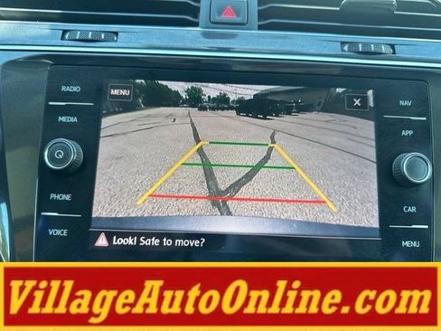 Used 2018 Volkswagen Tiguan SEL AWD/4WD image 21