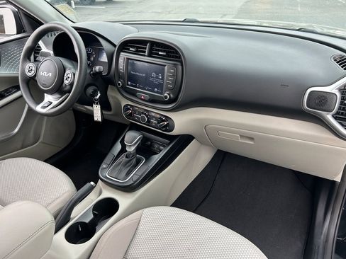 Used 2022 Kia Soul LX FWD image 30
