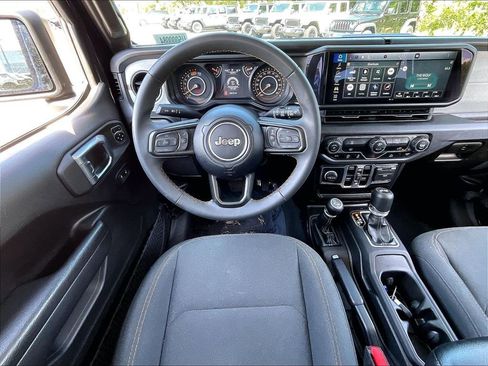 Used 2024 Jeep Wrangler Unlimited Sport AWD/4WD image 16