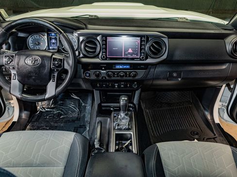 Used 2022 Toyota Tacoma TRD Sport image 19