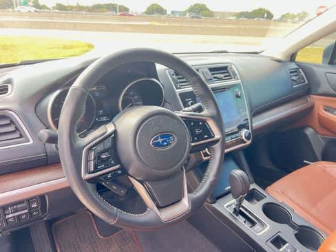 Used 2018 Subaru Outback 3.6R Touring AWD/4WD image 15