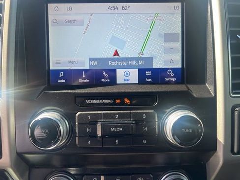 Used 2019 Ford F150 Lariat w/ Equipment Group 502A Luxury AWD/4WD image 29
