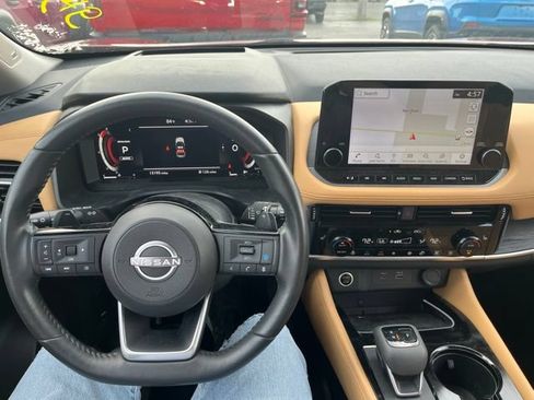 Used 2023 Nissan Rogue Platinum AWD/4WD image 11