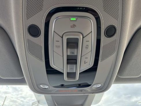 Used 2021 Audi Q8 Prestige w/ Prestige Package image 20