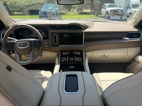 Used 2023 GMC Yukon Denali w/ Max Trailering Package AWD/4WD image 8