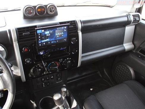 Used 2007 Toyota FJ Cruiser 4WD image 11