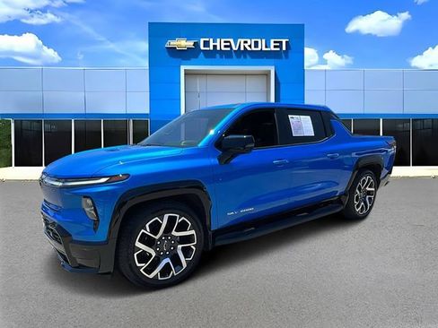 Used 2025 Chevrolet Silverado EV RST AWD/4WD image 7
