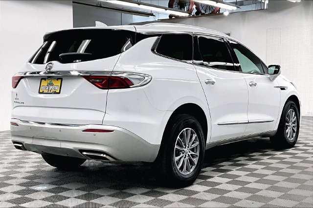 Used 2023 Buick Enclave Essence FWD image 12