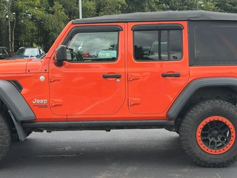Used 2018 Jeep Wrangler Unlimited Sport AWD/4WD image 3