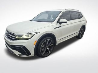 Used 2022 Volkswagen Tiguan SEL R-Line video 3