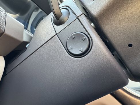 Used 2019 Lincoln Nautilus Select image 23