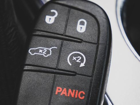 Used 2018 Jeep Grand Cherokee Altitude image 9