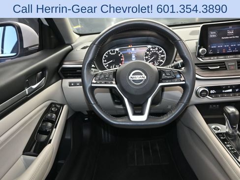 Used 2021 Nissan Altima 2.5 SL FWD image 29