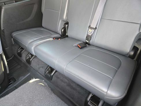 Certified 2021 Chevrolet Traverse LT w/ LT Premium Package FWD image 29