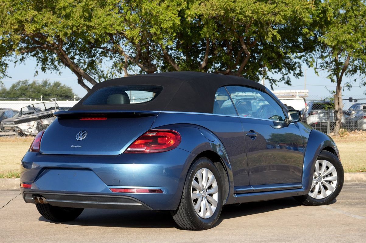 Used 2019 Volkswagen Beetle 2.0T S FWD image 3