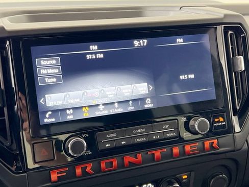 Used 2025 Nissan Frontier PRO-4X AWD/4WD image 23