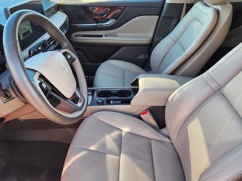 Used 2024 Lincoln Corsair Grand Touring image 10