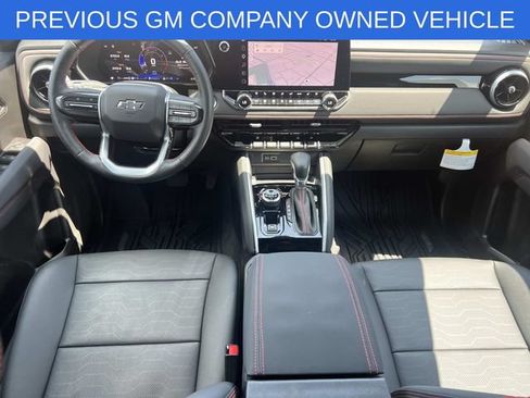 Used 2025 Chevrolet Colorado Z71 w/ Technology Package AWD/4WD image 12
