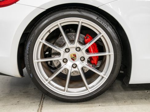 Used 2016 Porsche Boxster Spyder RWD image 40