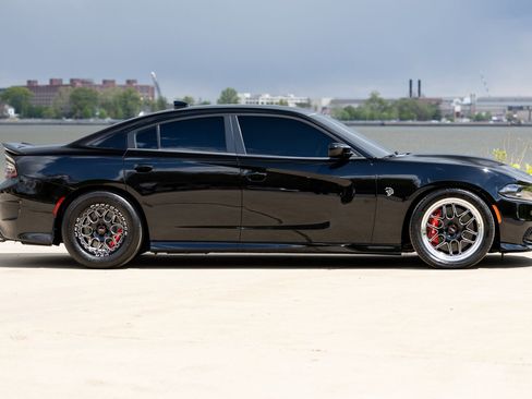 Used 2016 Dodge Charger SRT Hellcat w/ Harman/Kardon Audio Group RWD image 9