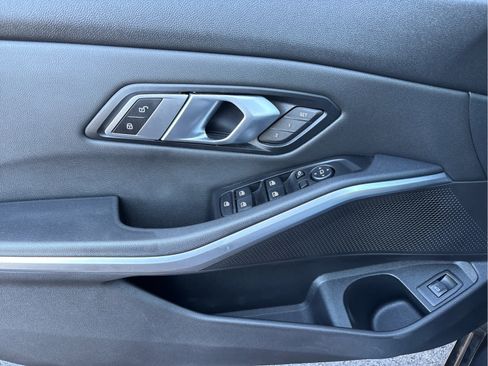 Used 2019 BMW 330i xDrive Sedan w/ Convenience Package image 30
