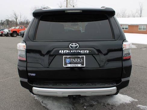 Used 2019 Toyota 4Runner TRD Off-Road image 8