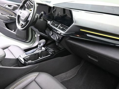 Used 2024 Chevrolet Trax ACTIV w/ Sunroof Package image 19