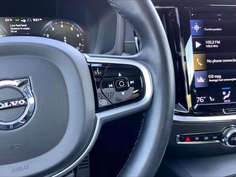 Used 2022 Volvo S60 B5 R-Design image 24