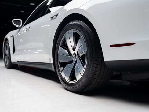 Used 2023 Porsche Taycan w/ Premium Package image 71