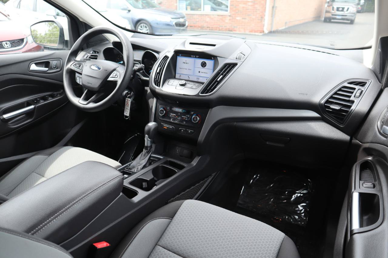 Used 2017 Ford Escape SE w/ Equipment Group 201A AWD/4WD image 11