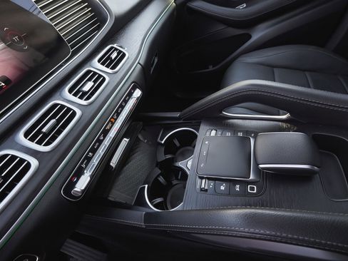 Used 2025 Mercedes-Benz GLE 350 4MATIC image 25