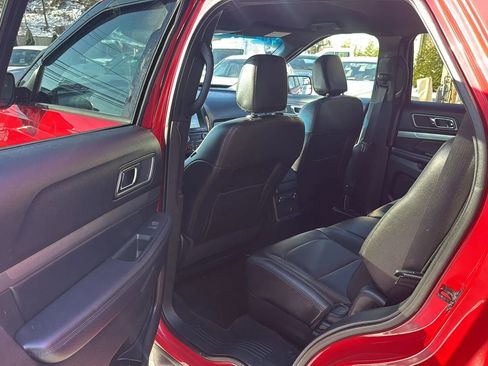 Used 2018 Ford Explorer XLT w/ Equipment Group 202A image 27